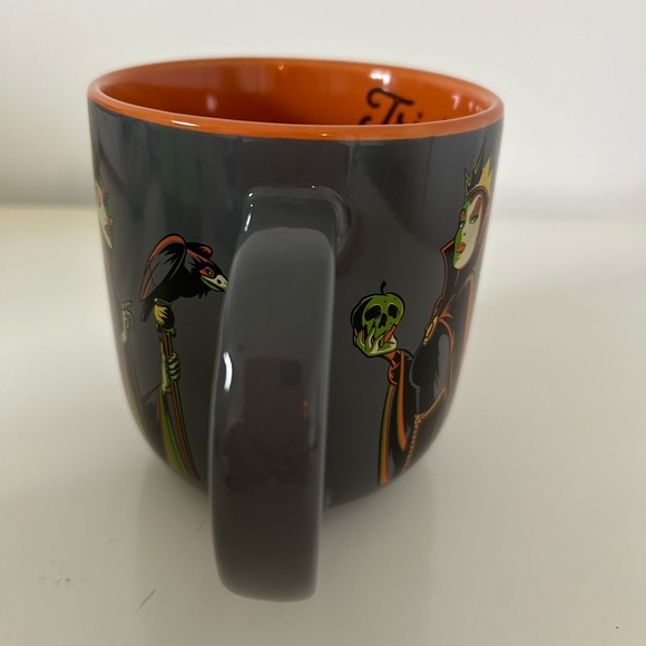 🧡🖤New Disney Villains Ceramic Halloween Mug🖤🧡 - Picture 2 of 13